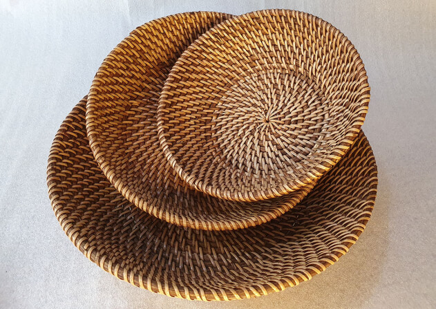 Три блюда круглых плетёных из ротанга (30, 25, 20 см) - вид 1 миниатюра